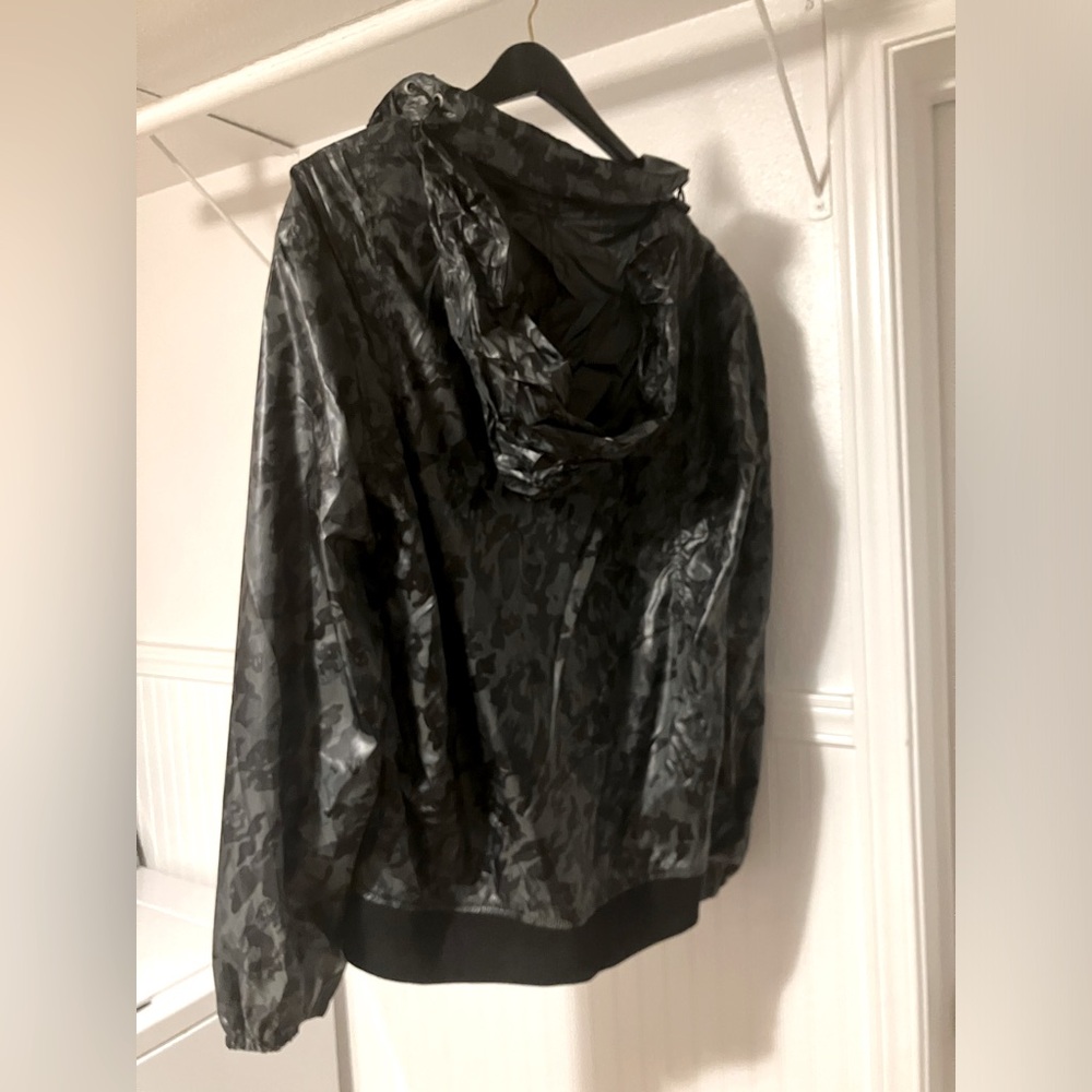 Men’s Illest black camo outerwear jacket windbreaker zip XL hood collar street